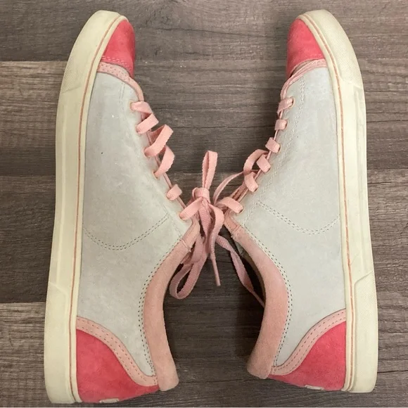 UGG Women’s Sneaker Suede Pink and Gray Casual Fashion sz 10 - Picture 12 of 13